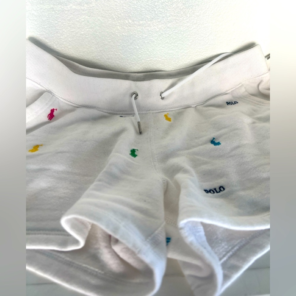 Women’s polos shorts. Authentic and excellent condition. True to size.